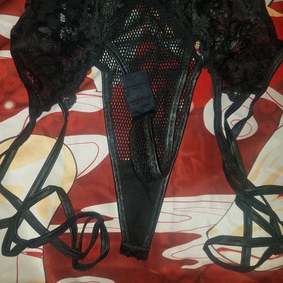 Fashion Nova Love is a Game Lace Teddy size S/M - Picture 3 of 5
